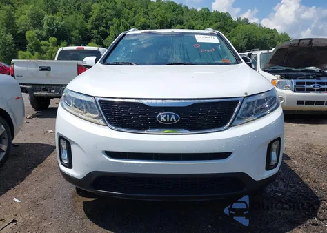 2015 Kia Sorento Lx z USA, uszkodzony, nr VIN 5XYKTCA67FG547788